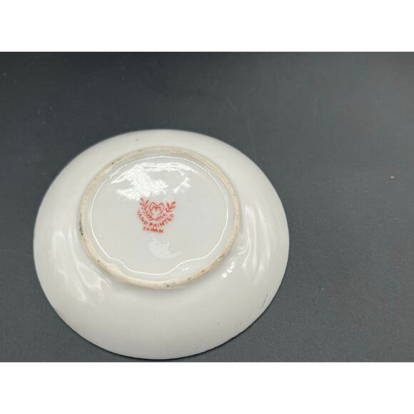 Dragonware Lustreware tea cup and saucer - Picture 10 of 10